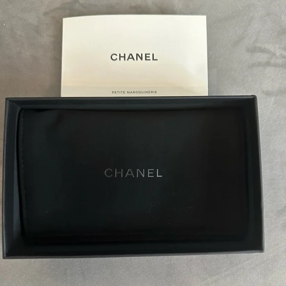 NWT Chanel Cruise Star NEW 2024 Lambskin Cardholder - Picture 5 of 7